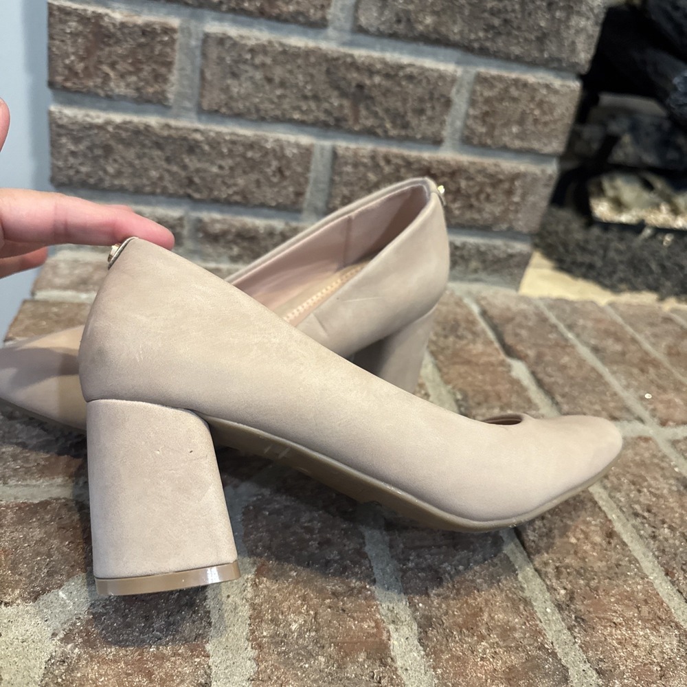 Taryn Rose Maine Pumps Womens 8.5 Beige Nude Block Heel Size 8.5 #223 - Picture 9 of 16